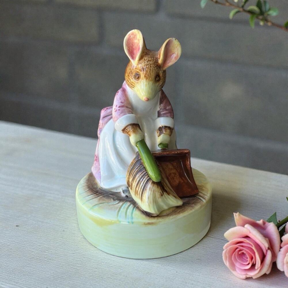 VINTAGE 1981 BEATRICE POTTER Music Box Japan SCHMID Hunca Munca #206 2043-39